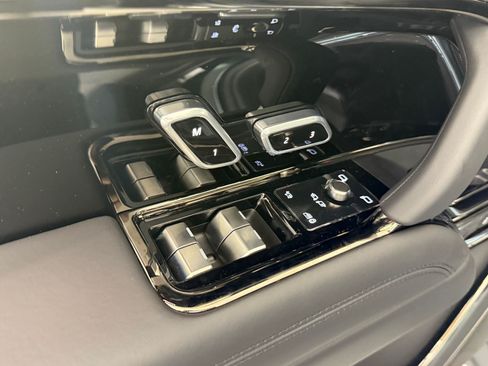 New 2026 Land Rover Range Rover Sport SV AWD/4WD image 15