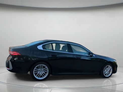 Used 2025 BMW 530i RWD image 30