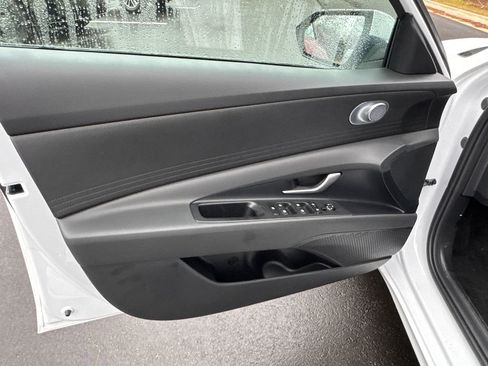 New 2026 Hyundai Elantra SE FWD image 10