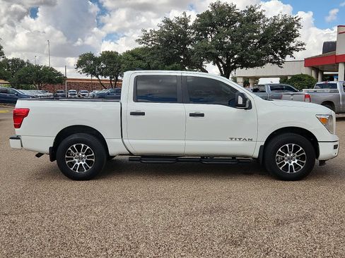 Used 2024 Nissan Titan SV w/ SV Convenience Package AWD/4WD image 5