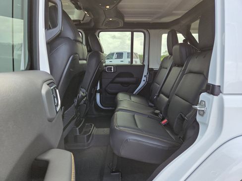 New 2026 Jeep Wrangler Unlimited Sahara AWD/4WD image 15