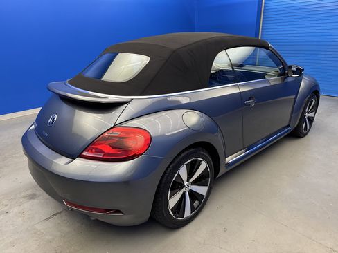 Used 2013 Volkswagen Beetle 2.0T image 7
