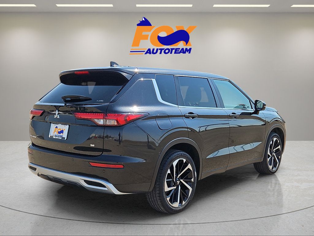 Used 2024 Mitsubishi Outlander AWD image 4