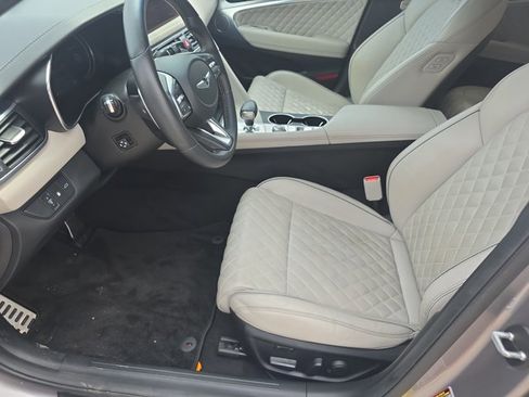 Used 2022 Genesis G70 3.3T RWD image 9
