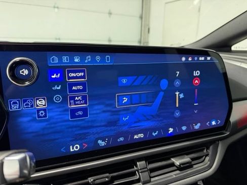 Certified 2024 Chevrolet Equinox EV RS AWD/4WD image 18