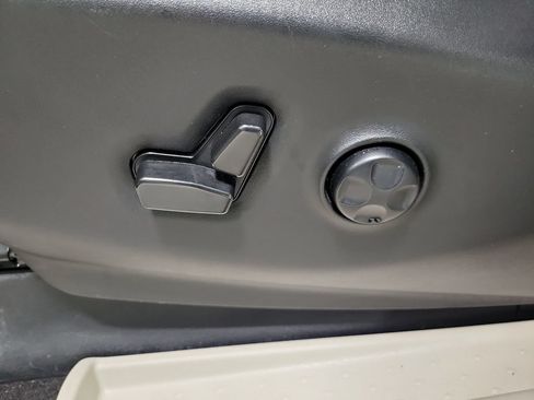 Certified 2023 Chrysler Pacifica Touring-L FWD image 29