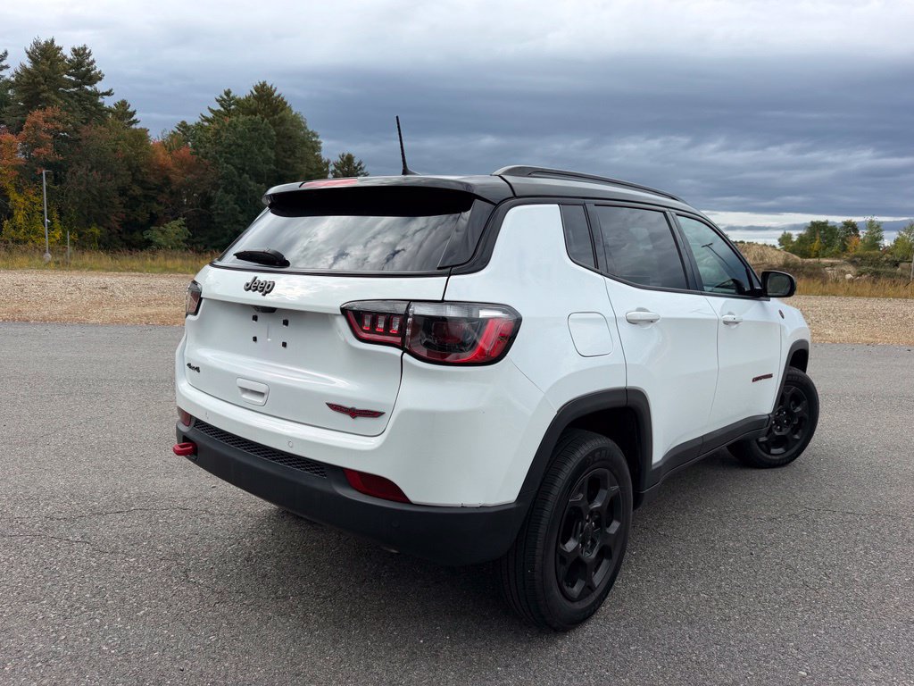 Used 2023 Jeep Compass Trailhawk w/ Trailhawk Convenience Group AWD/4WD image 3