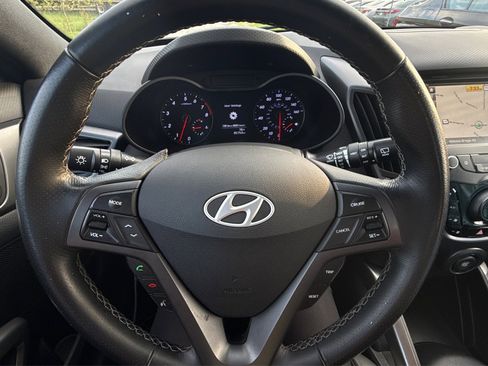 Used 2016 Hyundai Veloster Turbo w/ Option Group 04 FWD image 29