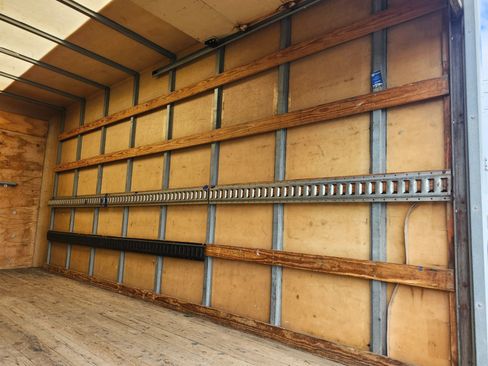 Used 2017 GMC Savana 3500 Extended image 22