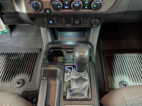 Used 2023 Toyota Tacoma SR AWD/4WD image 21