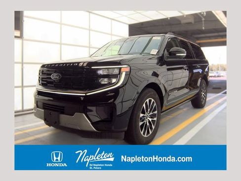 Used 2025 Ford Expedition Max Platinum AWD/4WD image 1