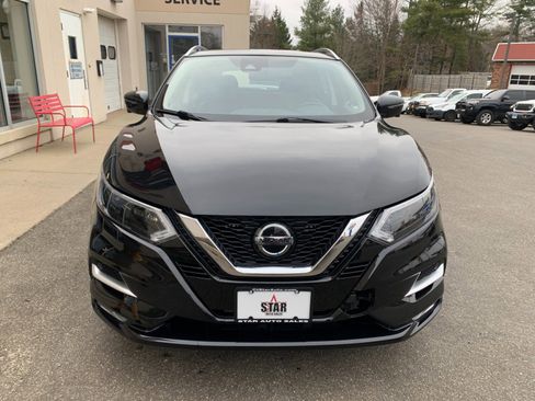 Used 2020 Nissan Rogue Sport SL w/ Premium Package image 2