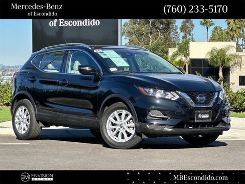 Used 2020 Nissan Rogue Sport SV image 1