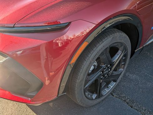 New 2026 Chevrolet Equinox EV RS image 10