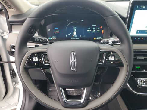 New 2026 Lincoln Corsair Premiere image 16