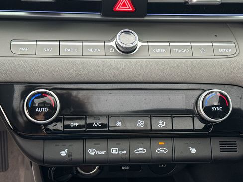 Certified 2025 Hyundai Elantra SEL w/ Cargo Package image 31