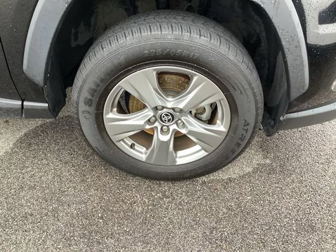 Used 2024 Toyota RAV4 XLE w/ Weather Package AWD/4WD image 29