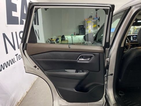 Certified 2021 Nissan Rogue Platinum AWD/4WD image 23