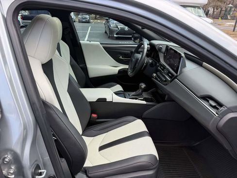 Used 2024 Lexus ES 300h F Sport w/ Accessory Package (Z2) image 15