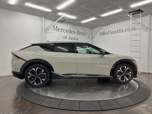 Used 2022 Kia EV6 Wind RWD image 8