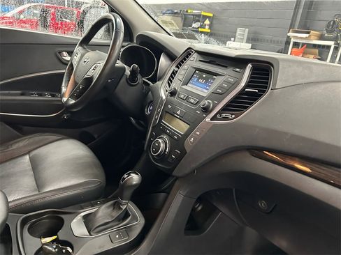 Used 2016 Hyundai Santa Fe SE w/ Option Group 02 image 17