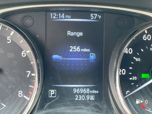 Used 2016 Nissan Rogue SV AWD/4WD image 3