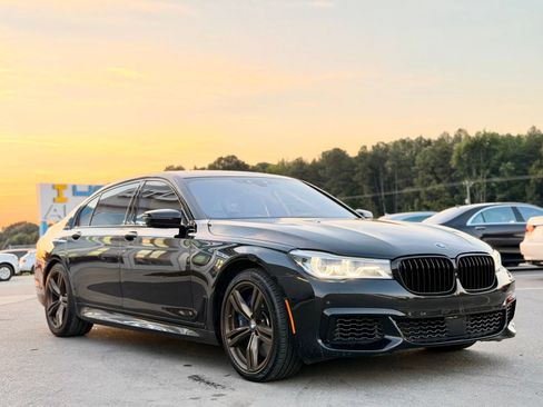 Used 2018 BMW M760i xDrive AWD/4WD image 7