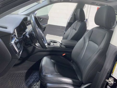 Used 2020 Audi Q8 Premium w/ Black Optic Package AWD/4WD image 11