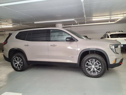 New 2026 GMC Acadia AT4 w/ Luxury Package AWD/4WD image 4