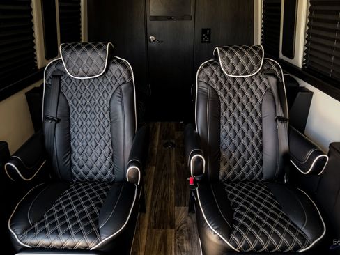 Used 2021 Mercedes-Benz Sprinter 3500 w/ Comfort Plus Package image 59