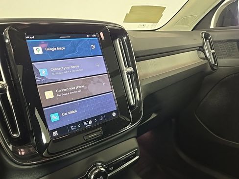 Used 2023 Volvo XC40 B5 Plus w/ Protection Package Premier image 24