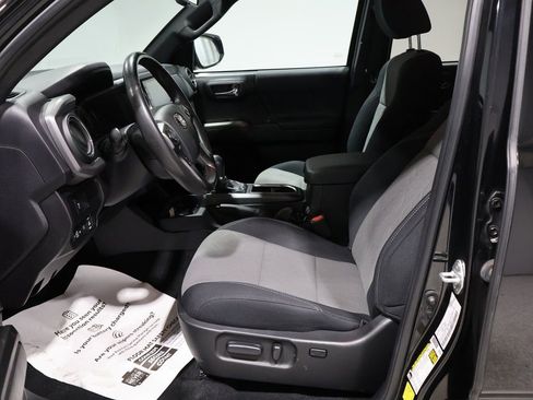 Used 2023 Toyota Tacoma TRD Sport image 12