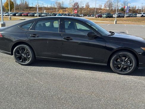 New 2025 Honda Accord SE image 3