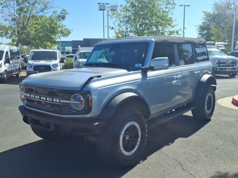 Certified 2024 Ford Bronco Outer Banks w/ Sasquatch Package AWD/4WD image 8