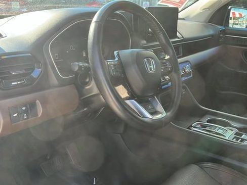 Used 2025 Honda Pilot Elite image 17