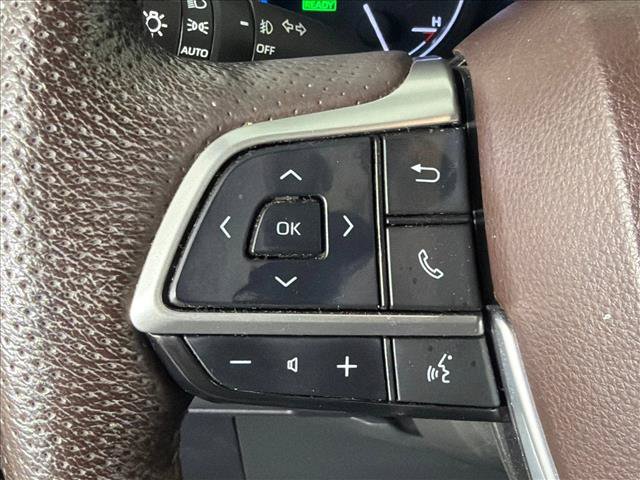 Used 2022 Toyota Sienna Platinum FWD image 26
