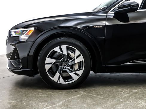 Used 2022 Audi e-tron Premium image 10