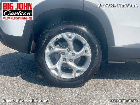 Used 2024 Chevrolet Trax LS w/ LS Convenience Package FWD image 37