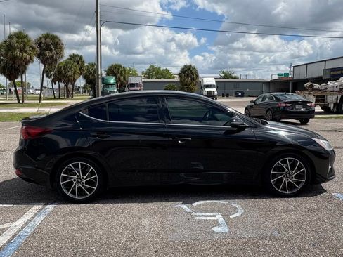 Used 2019 Hyundai Elantra Limited w/ Cargo Package image 2