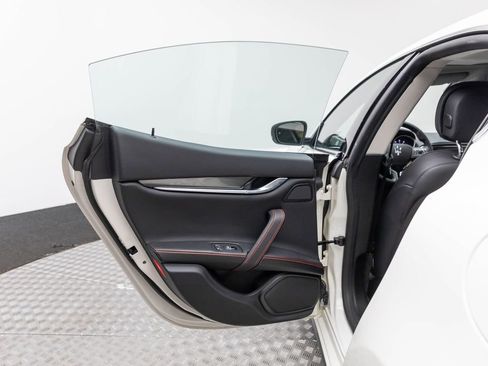 Used 2018 Maserati Ghibli S Q4 image 12