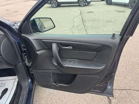 Used 2015 Chevrolet Traverse LT w/ Style and Technology Package image 15