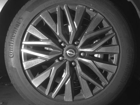 Used 2025 Nissan Altima 2.5 SV image 13