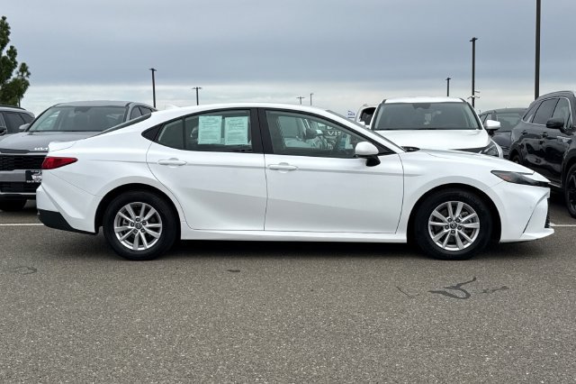 Used 2025 Toyota Camry LE FWD image 3