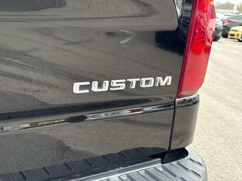 Used 2023 Chevrolet Silverado 1500 Custom image 5