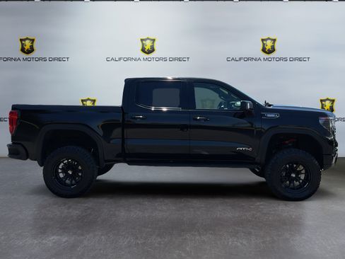 Used 2022 GMC Sierra 1500 AT4 w/ AT4 Premium Package AWD/4WD image 4