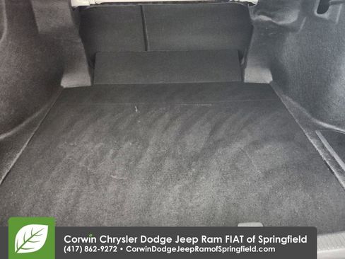 Used 2025 Toyota Camry SE image 32