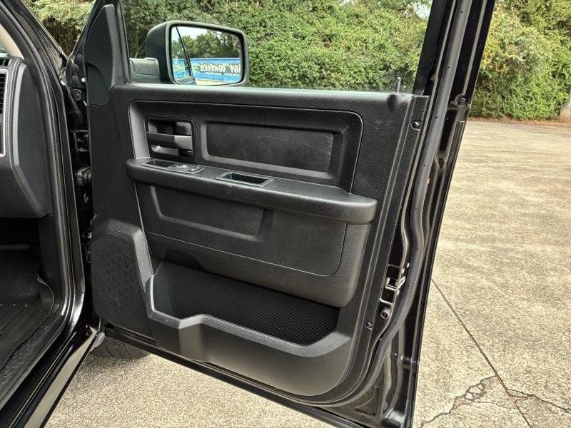 Used 2017 RAM 1500 Express RWD image 17