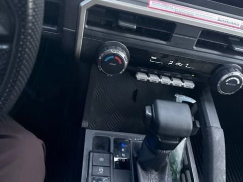 Used 2024 Toyota Tacoma SR5 AWD/4WD image 7