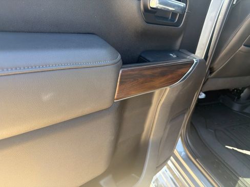 Used 2021 GMC Sierra 1500 SLT RWD image 9