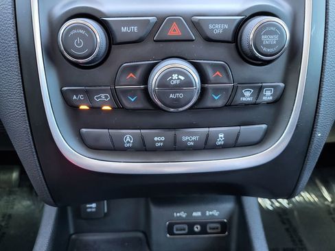 Used 2020 Dodge Durango SXT w/ 3rd Row Seating Group RWD image 14
